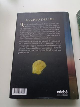 2 llibres Les filles de les tempestes