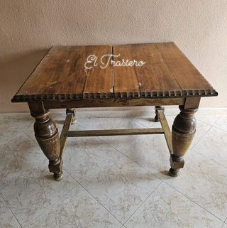 MESA DE SALON ANTIGUA