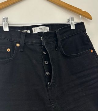 Pantalón negro Mango