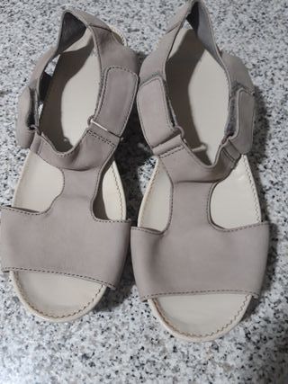 Camper sandalias color  beig numero 38