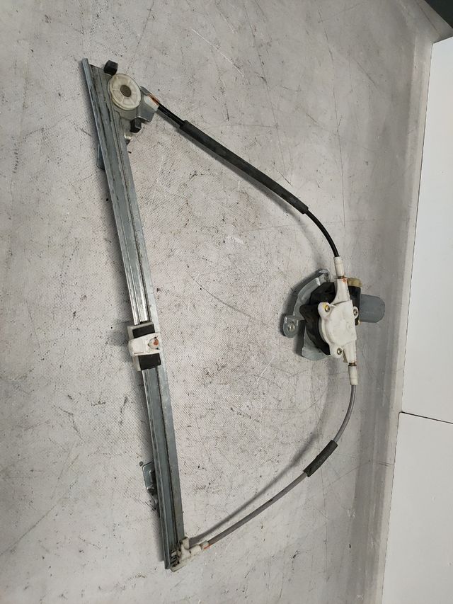 ✅ELEVALUNAS DELANTERO DERECHO MEGANE I