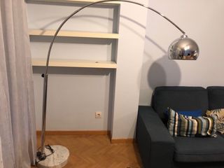 Lámpara de pie curva