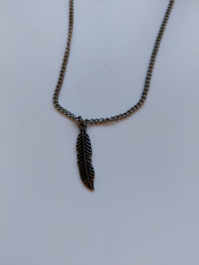 Collar pluma acero inoxidable