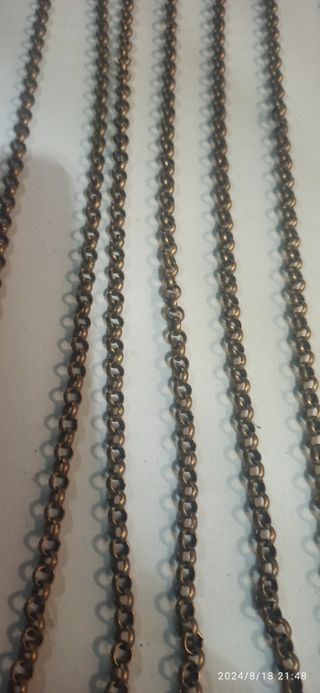 Cadenas y cabuchones. Manualidades