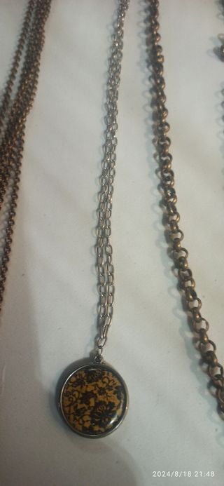 Cadenas y cabuchones. Manualidades