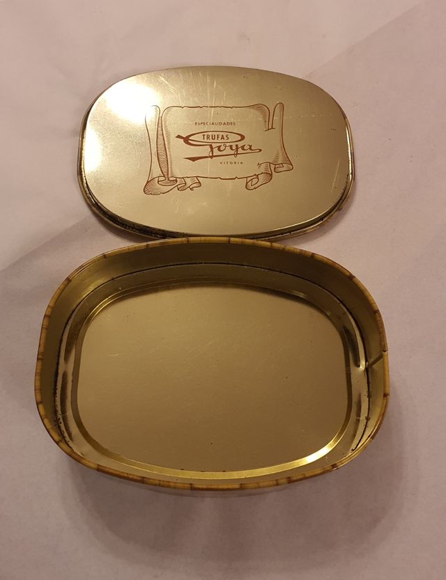 Antigua caja de bomboneria Goya Vitoria