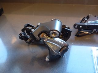 Shimano Ultegra freno de disco y cambio por cable.