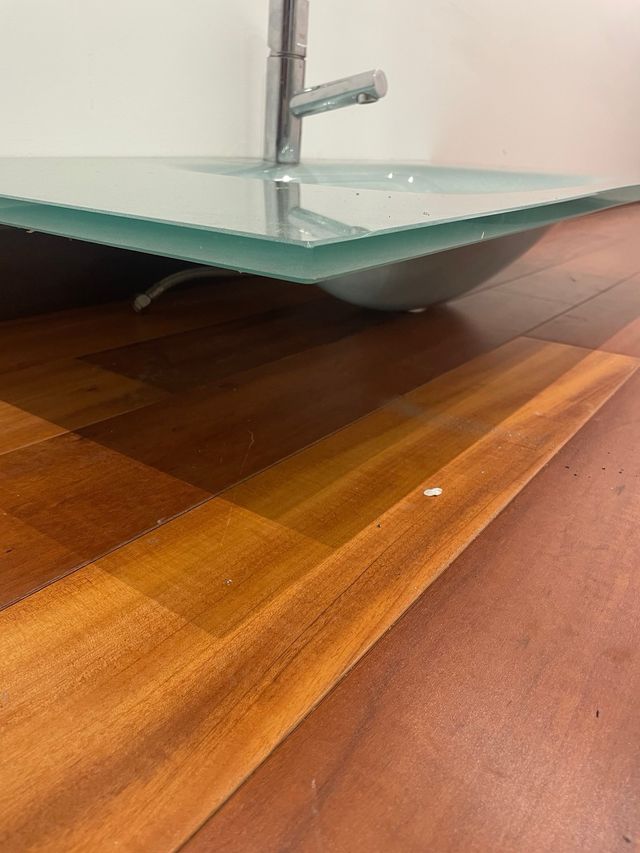 Lavandino da bagno in vetro