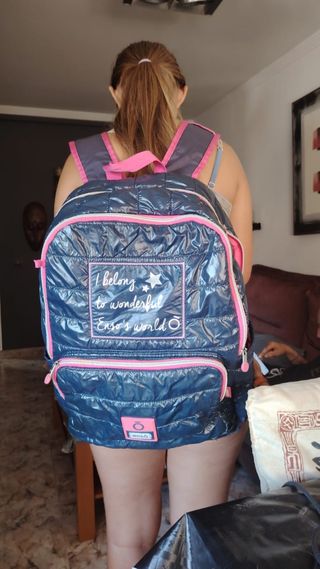 Mochila escolar tipo acolchada+estuche a juego