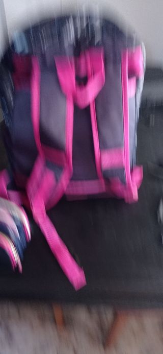 Mochila escolar tipo acolchada+estuche a juego