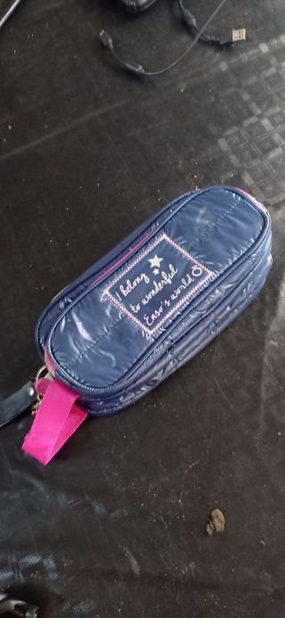 Mochila escolar tipo acolchada+estuche a juego