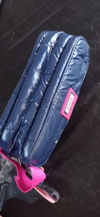 Mochila escolar tipo acolchada+estuche a juego