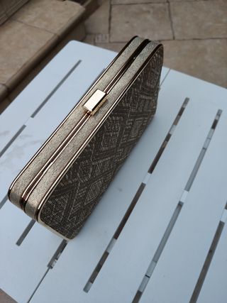 Bolso dorado de fiesta