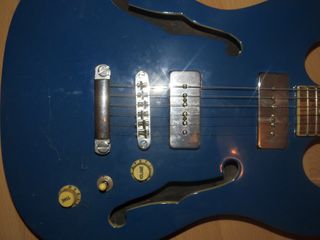 tipo telecaster hollow body  pastillas P90