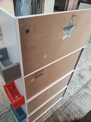 Estantería librería estrecha