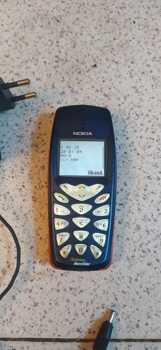 Movil antiguo...NOKIA 3510...ideal para coleccion.