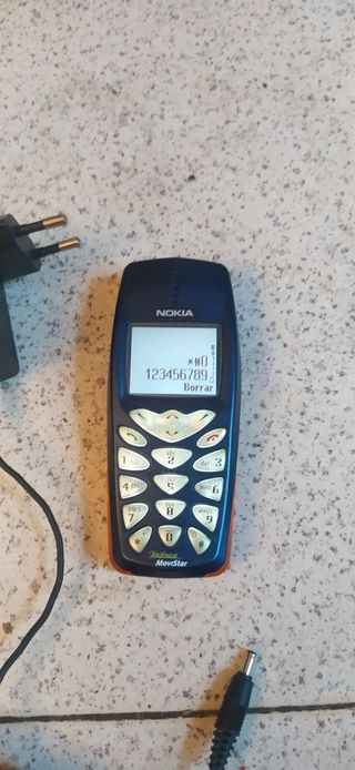Movil antiguo...NOKIA 3510...ideal para coleccion.