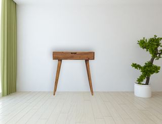 TOCADOR NÓRDICO DE MADERA MACIZA DE MANGO