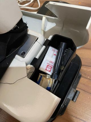 Máquina antigua de coser Privileg