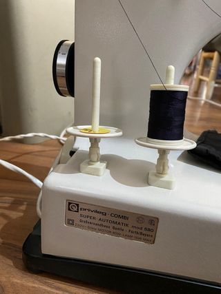 Máquina antigua de coser Privileg