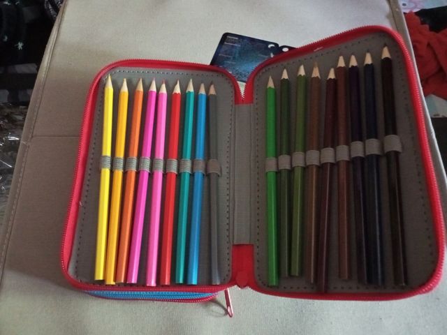 Estuche escolar nuevo