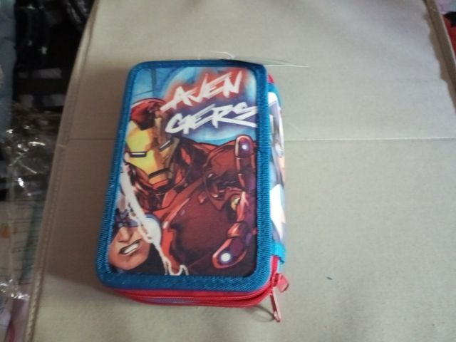 Estuche escolar nuevo