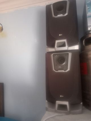 Juego de altavoces lg