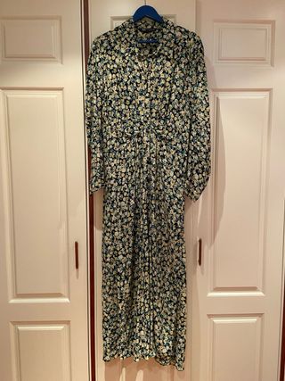Vestido floral largo de Zara