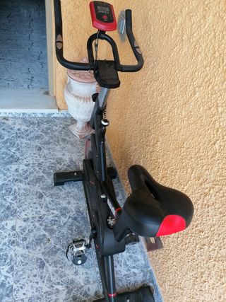 Se vende bicicleta estática 