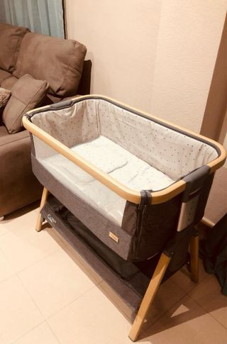 Cuna de madera_plegable_ de viaje.
