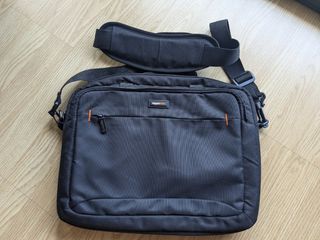Maletín para portátil con bolsillos