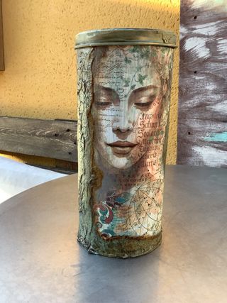 Bote metálico decorado a mano, personalizado, tapa