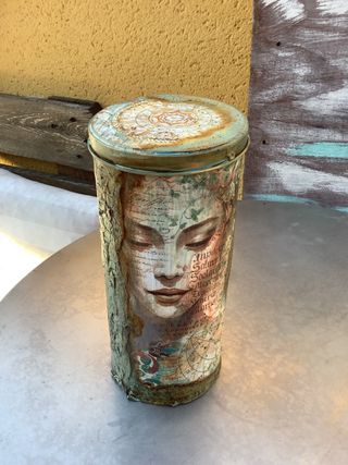 Bote metálico decorado a mano, personalizado, tapa