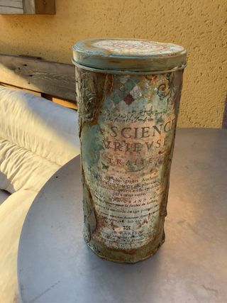 Bote metálico decorado a mano, personalizado, tapa