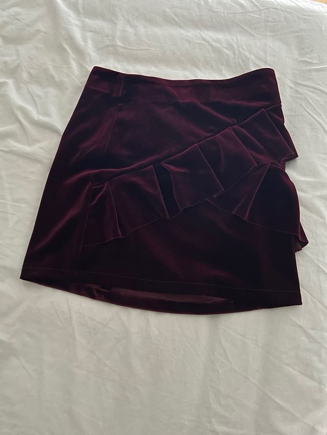Falda granate de terciopelo