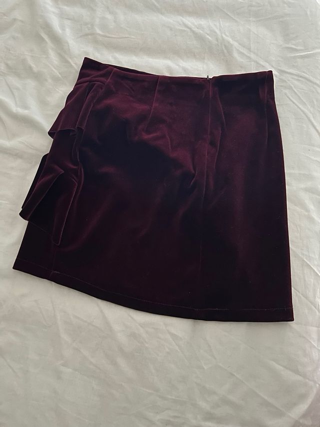 Falda granate de terciopelo