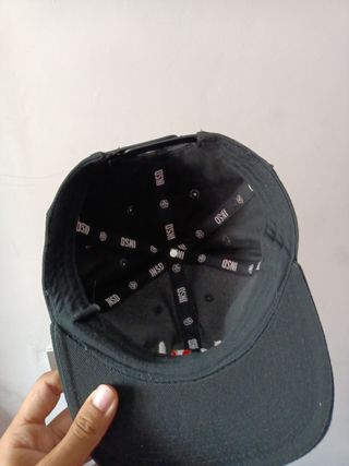 Gorra inside