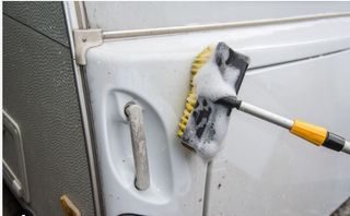 LIMPIEZA DE AUTOCARAVANA; CAMPER Y CARAVANAS