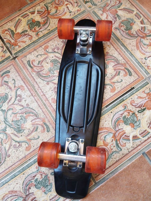 skateboard/monopatín