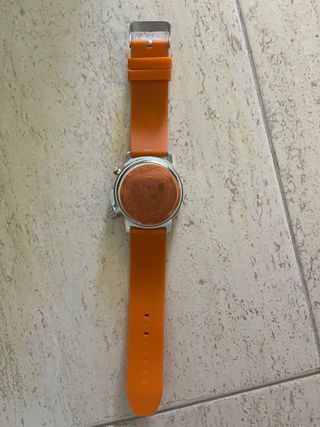 Reloj nuevo con correa de silicona naranja