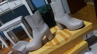 Botines de piel con plataforma color beige