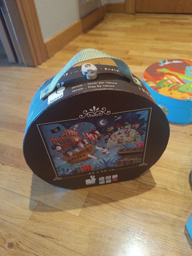 3 Puzzles djeco y janod. Y 2 más de regalo Total 5