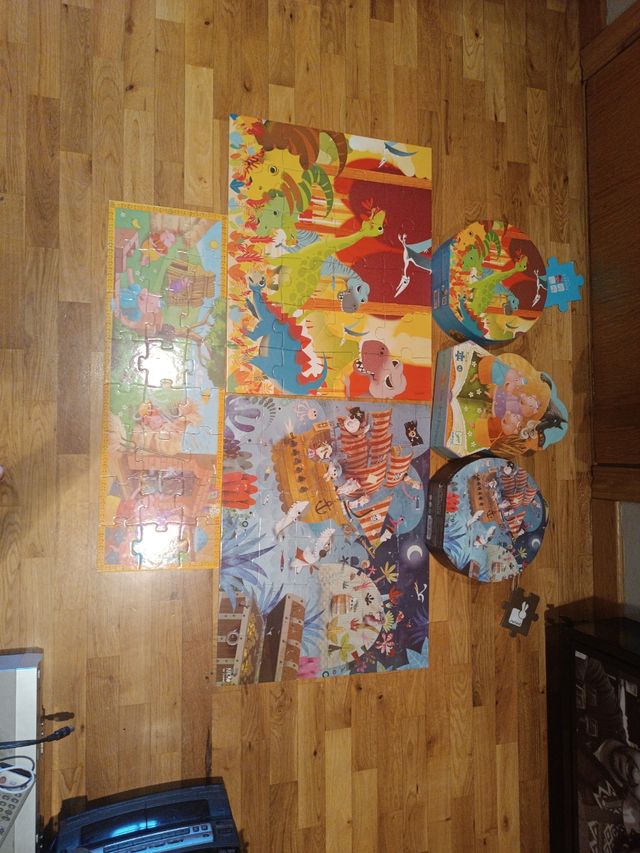 3 Puzzles djeco y janod. Y 2 más de regalo Total 5