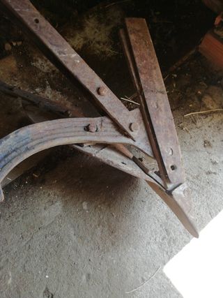 ARADO /APERO AGRÍCOLA ANTIGUO