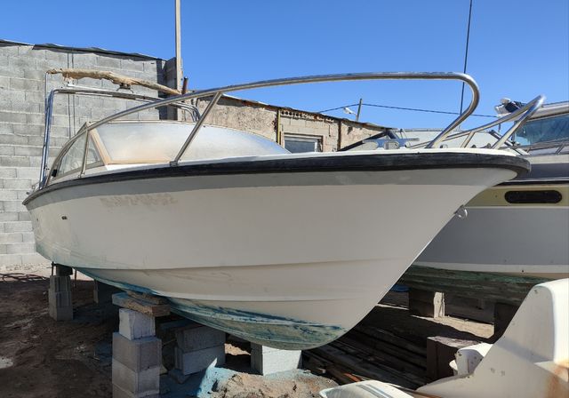 Windy 22, de 6 m motor fueraborda