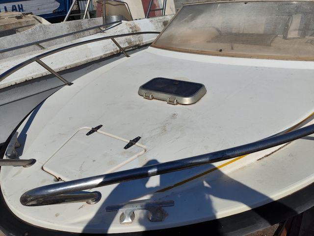 Windy 22, de 6 m motor fueraborda