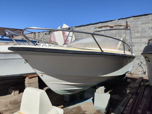 Windy 22, de 6 m motor fueraborda