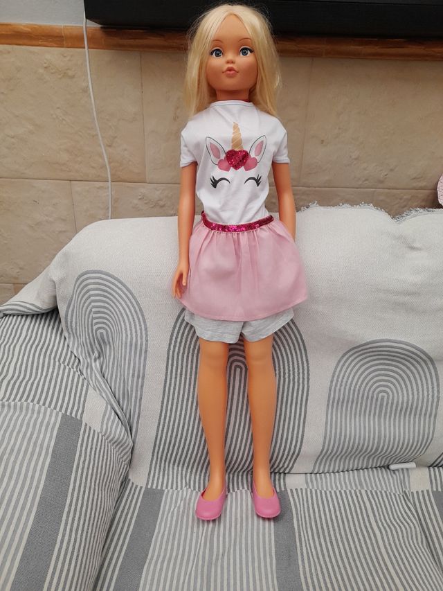 Muñeca rosaura( 10 euros)esta como nueva .