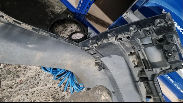 Parachoques Audi A8 d3