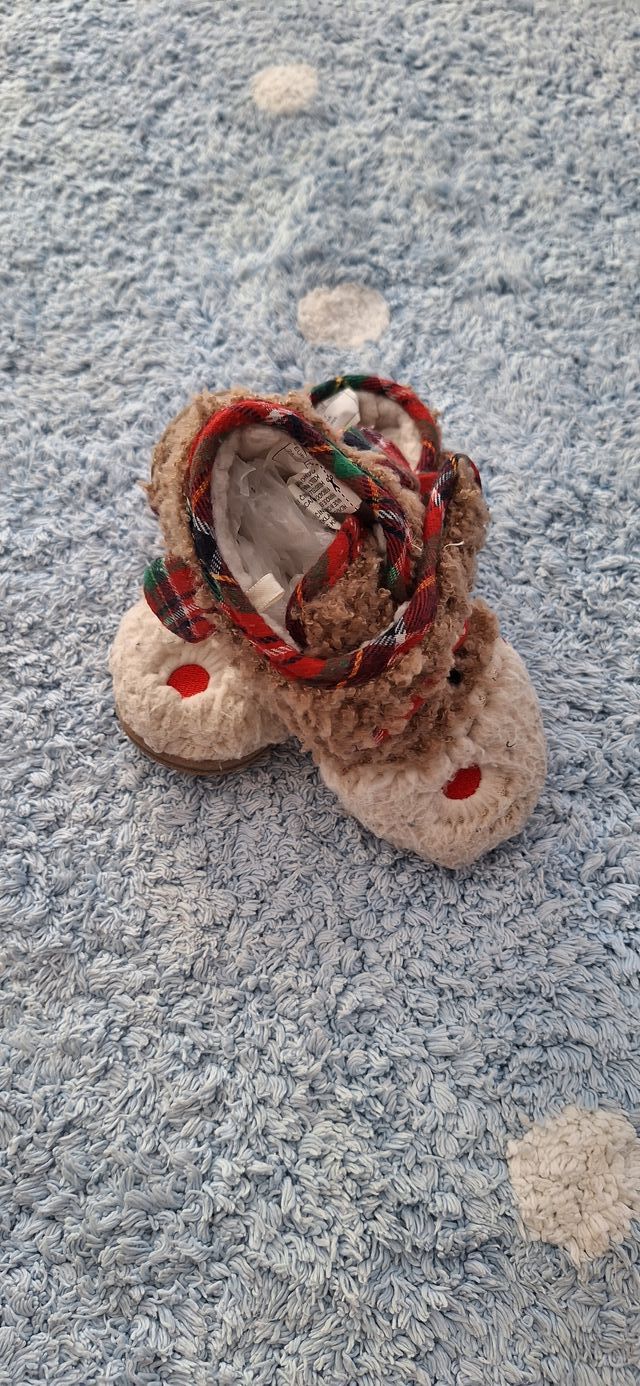 Zapatillas nuevas casa num 24_25